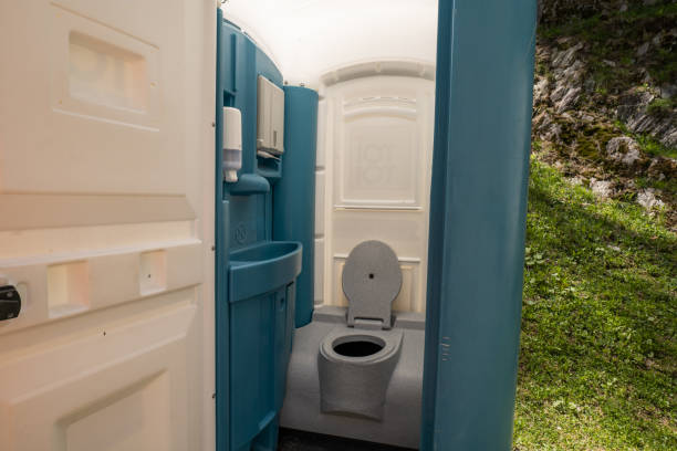 Portable Toilet Options We Offer in Phenix City, AL